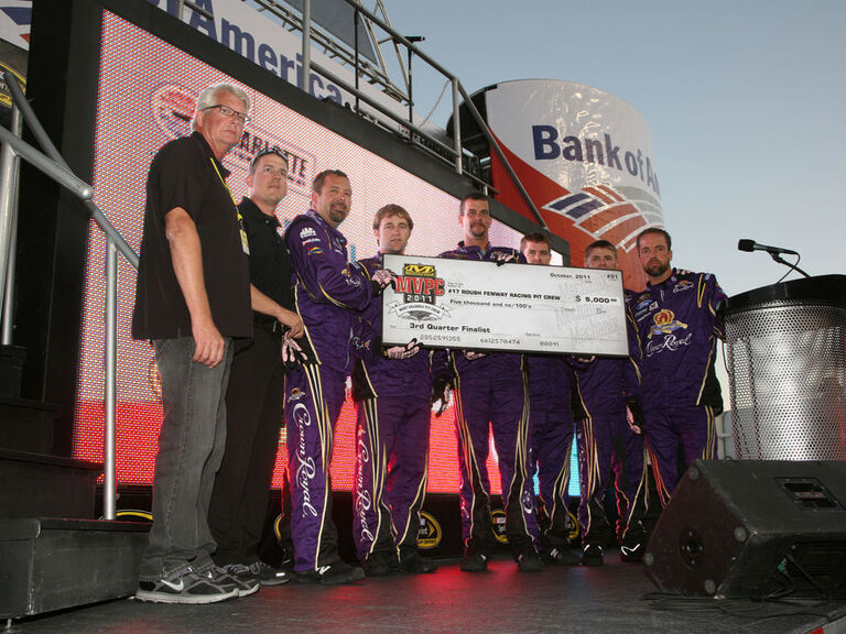 No. 17 Crown Royal Ford Pit Crew Toasts Success On Pit Road In 3rd Quarter